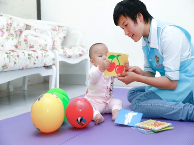 怎樣可以找到一個(gè)好的育嬰師？